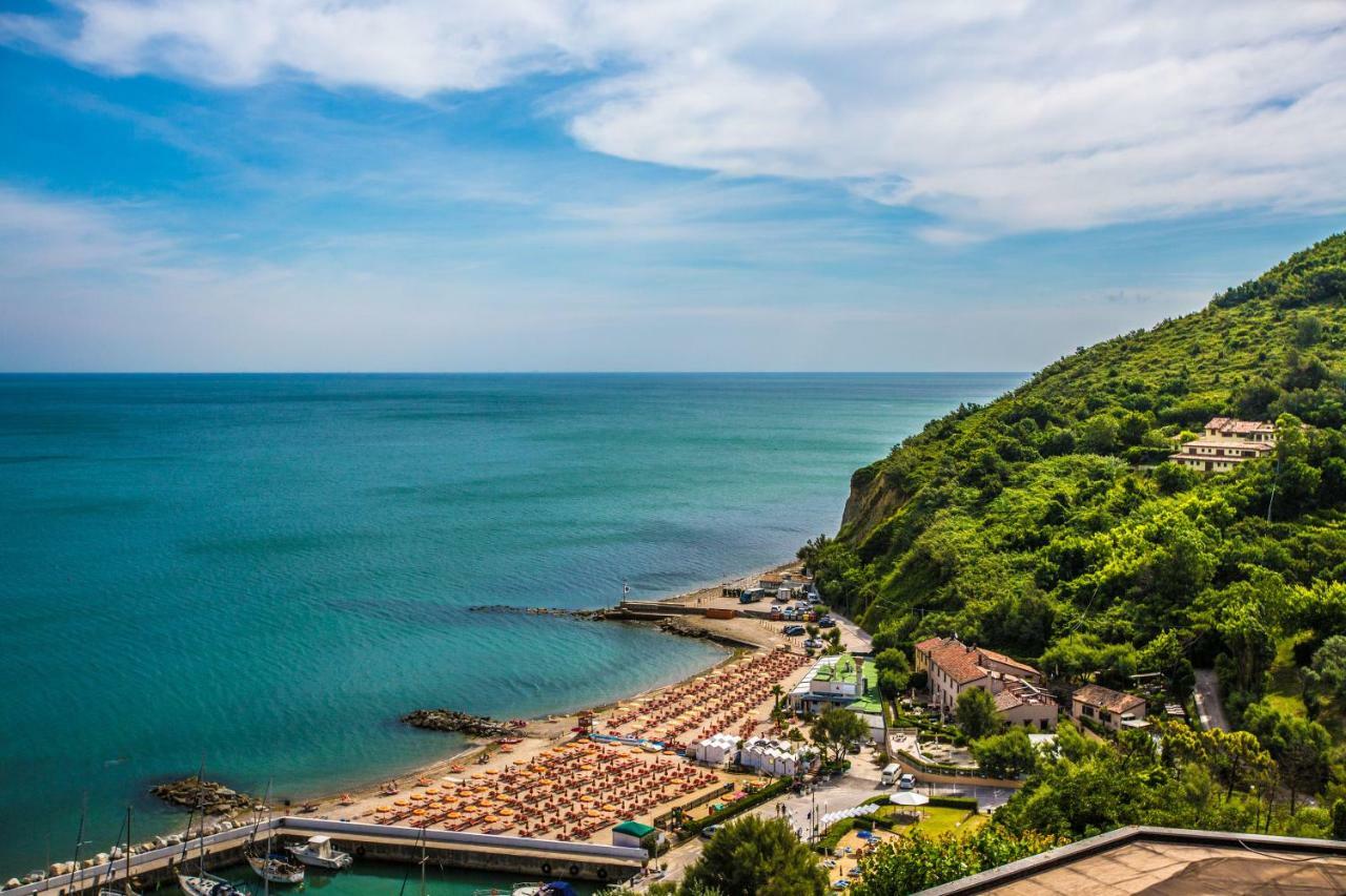 Albergo Capo Est Gabicce Mare Exteriér fotografie