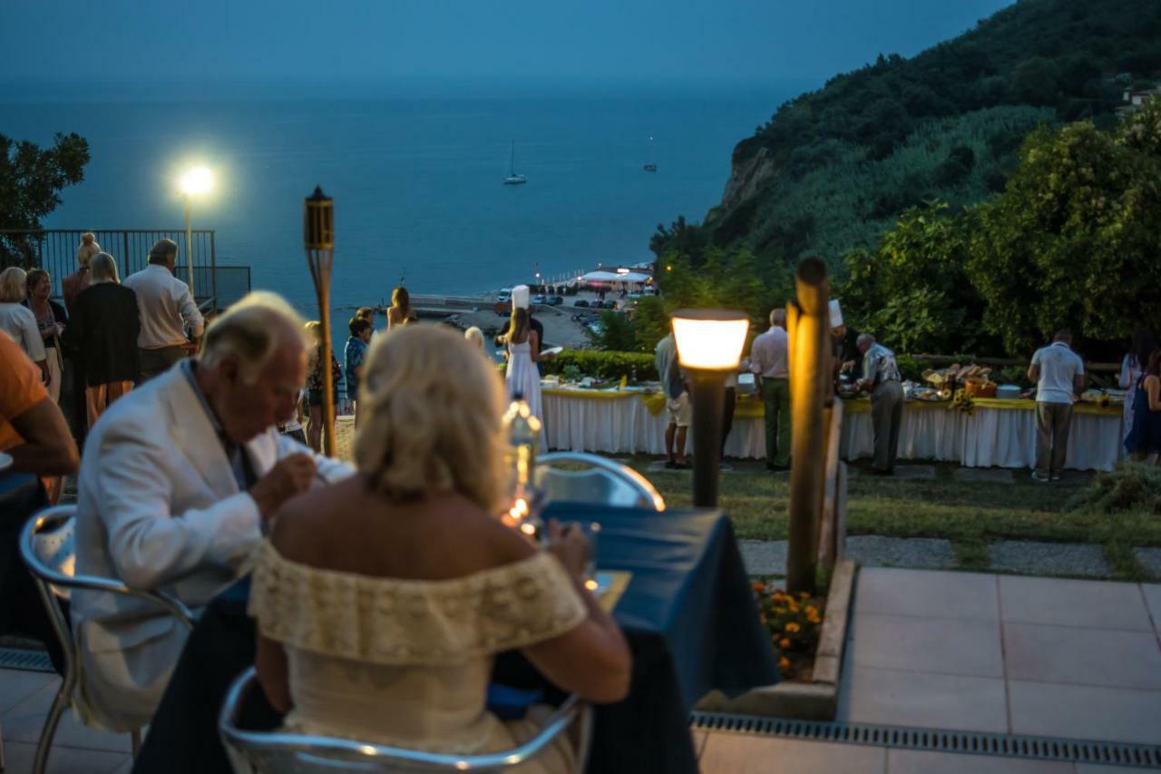 Albergo Capo Est Gabicce Mare Exteriér fotografie