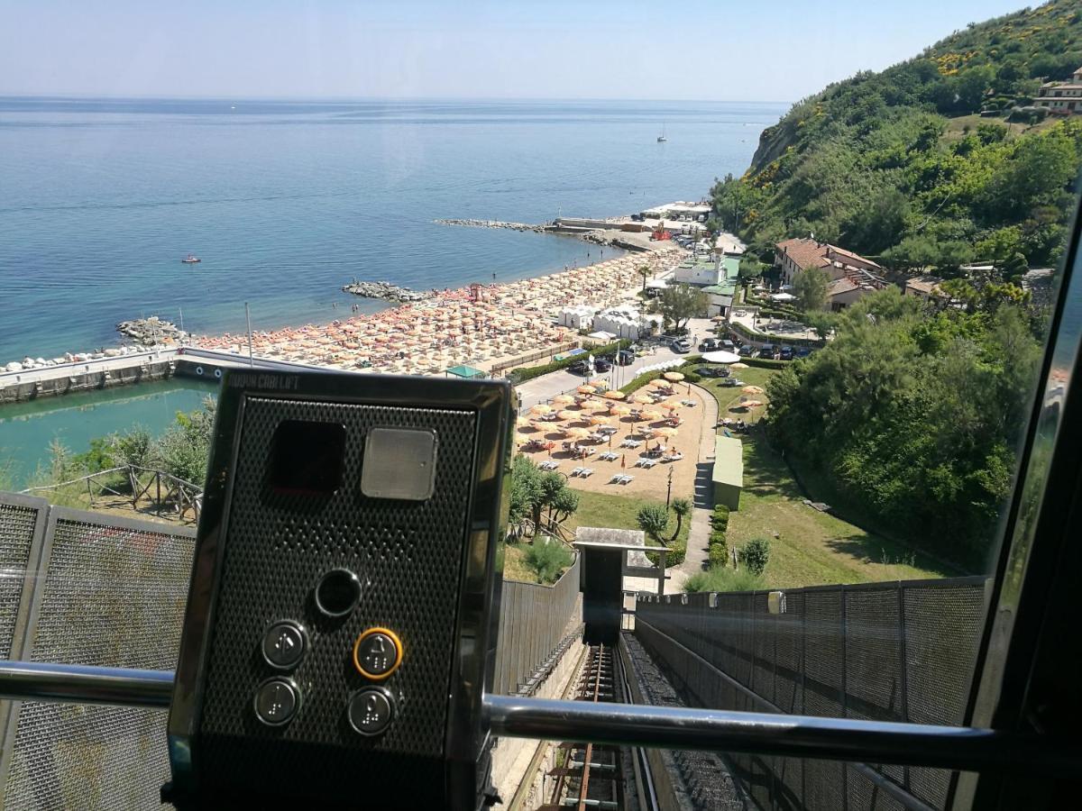 Albergo Capo Est Gabicce Mare Exteriér fotografie